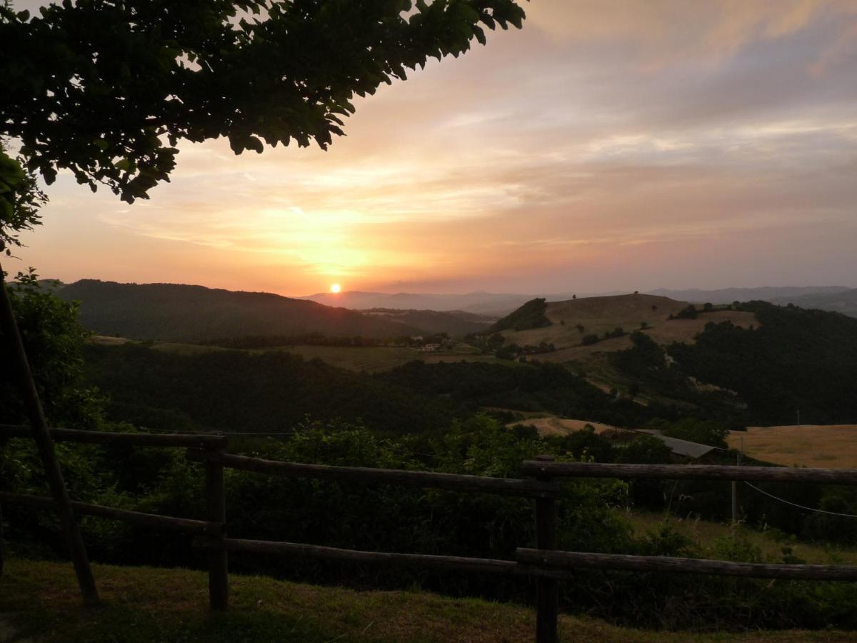 Agriturismo Girolomoni - Locanda Isola del Piano المظهر الخارجي الصورة