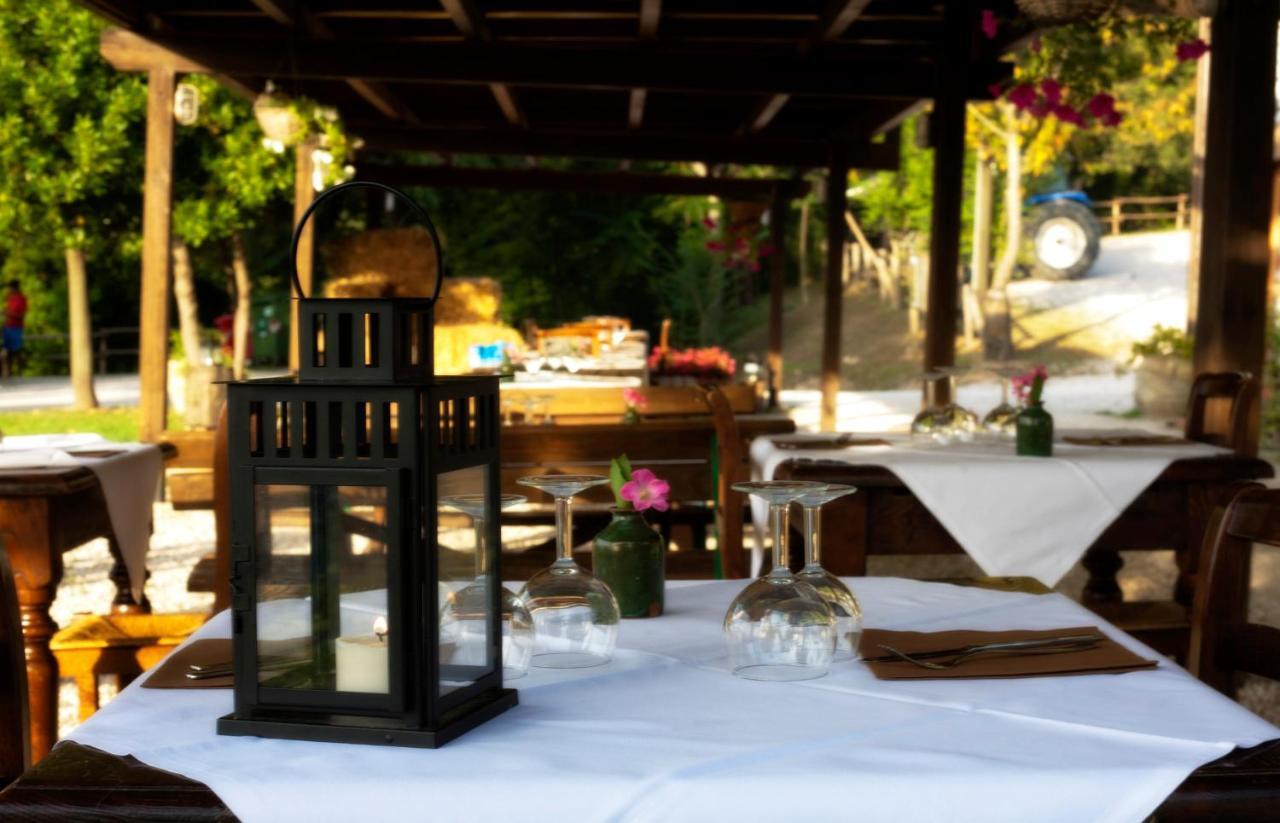Agriturismo Girolomoni - Locanda Isola del Piano المظهر الخارجي الصورة