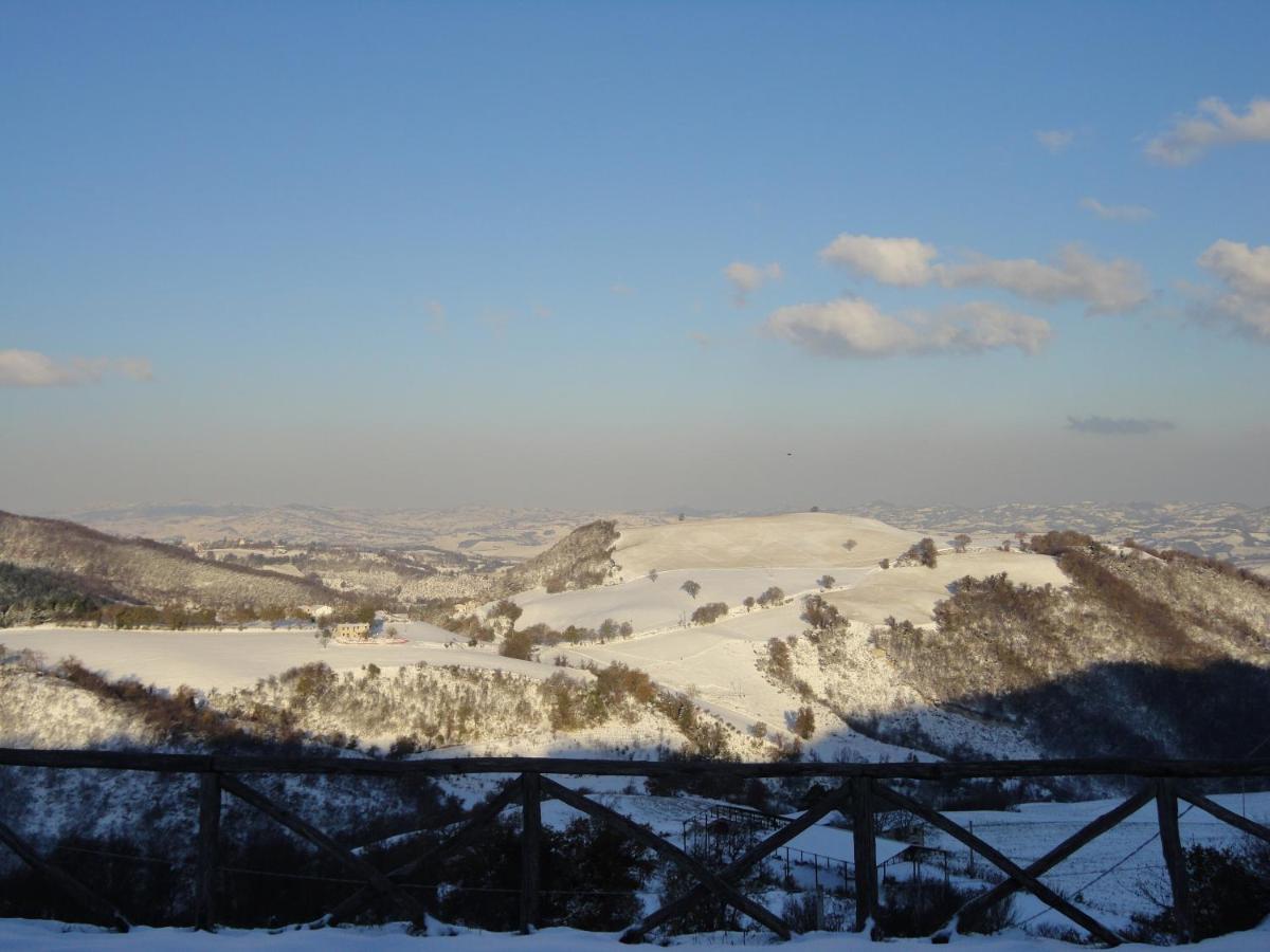 Agriturismo Girolomoni - Locanda Isola del Piano المظهر الخارجي الصورة