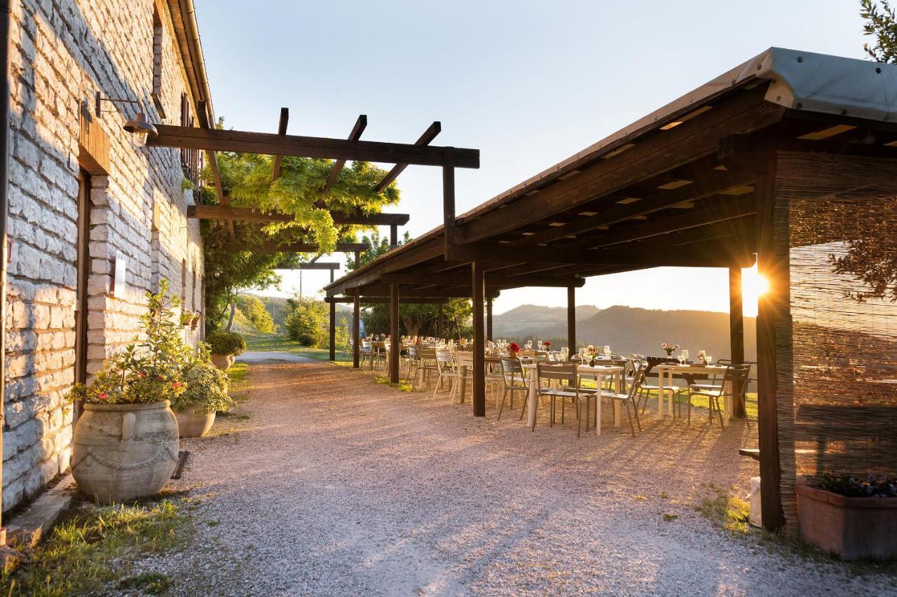 Agriturismo Girolomoni - Locanda Isola del Piano المظهر الخارجي الصورة