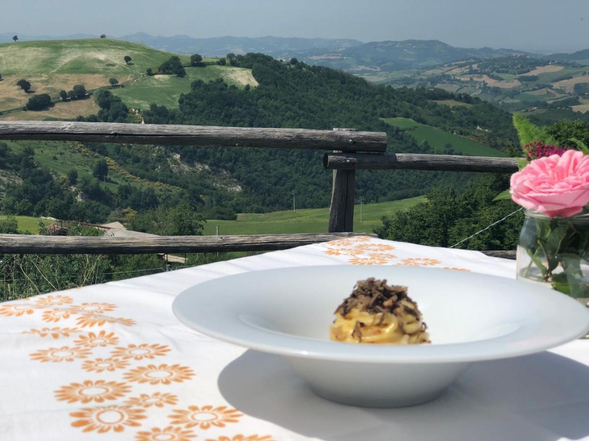 Agriturismo Girolomoni - Locanda Isola del Piano المظهر الخارجي الصورة